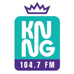 Logotipo de la emisora ​​de radio KNNG 104.7 King FM