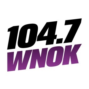 Logotipo de la emisora ​​de radio 104.7 WNOK